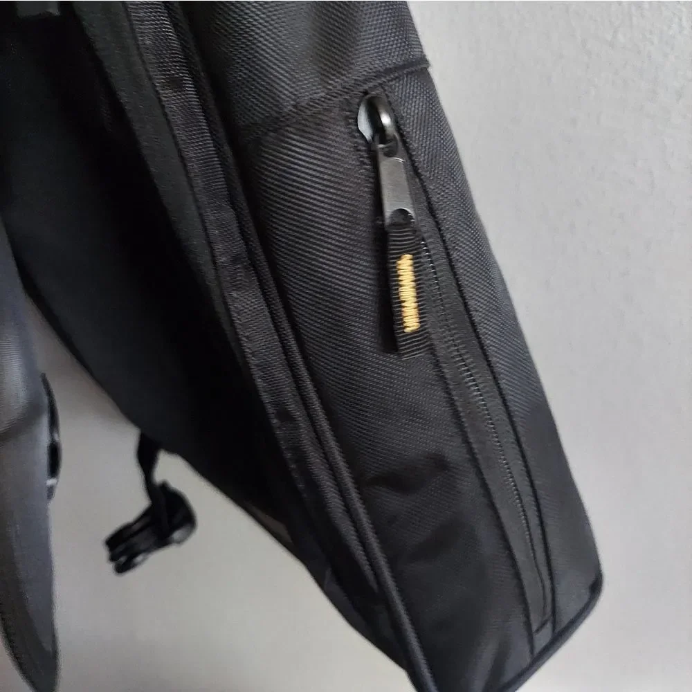 Targus CityGear Messenger Crossbody Shoulder Bag Black Gray